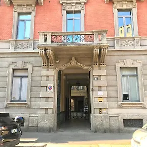 Apartment Casa Cairoli, Milan
