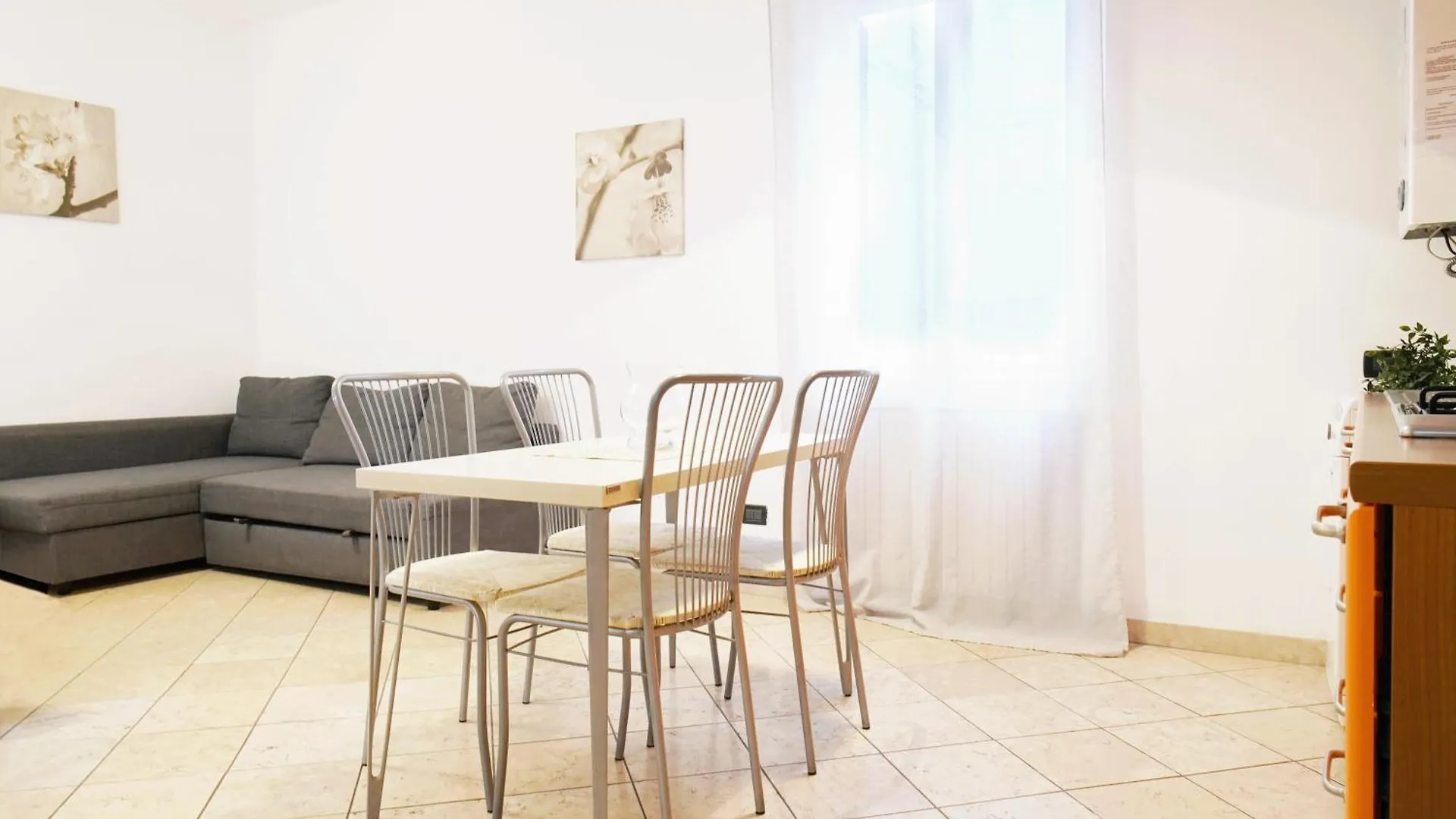 Philips Apartment Milan 0*,  Italy