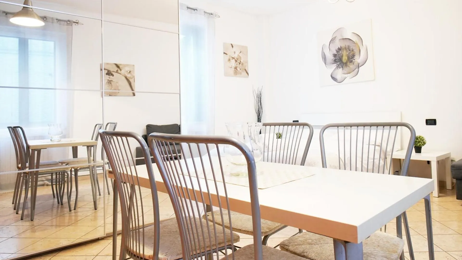 Philips Apartment Milan